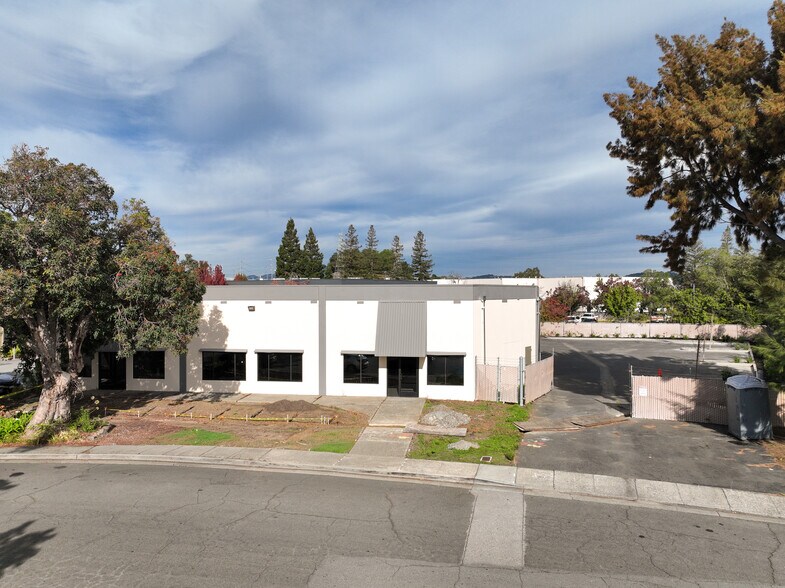106 Galli Dr, Novato, CA à vendre - Photo du bâtiment - Image 2 de 20