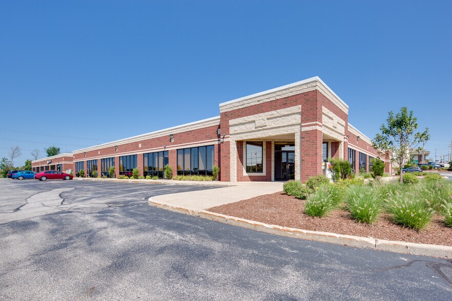 4670 Richmond Rd, Warrensville Heights, OH à louer - Photo du bâtiment - Image 1 de 4