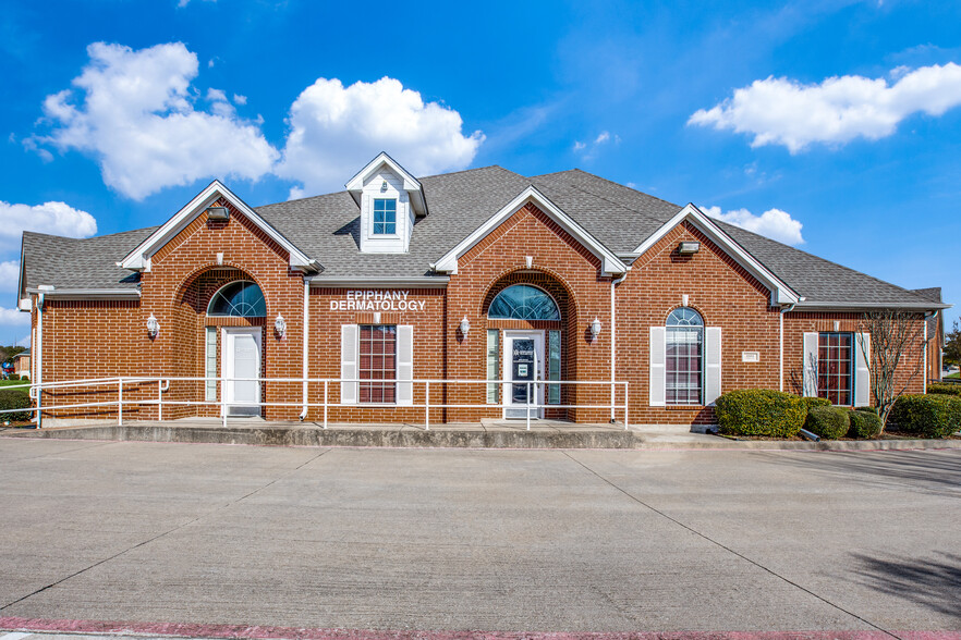 1005 York Dr, DeSoto, TX for sale - Building Photo - Image 1 of 1