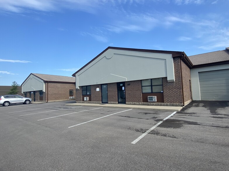 9840-9866 Crescent Park Dr, West Chester, OH for lease - Building Photo - Image 1 of 2