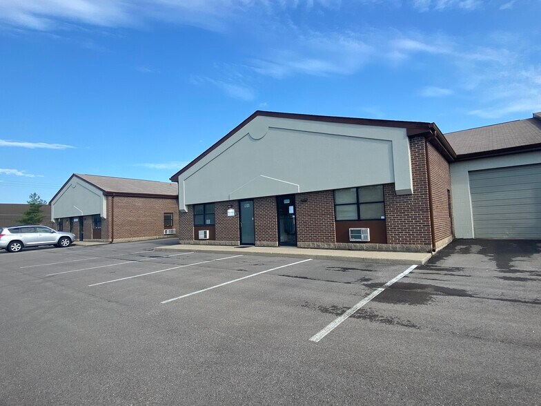 9840-9866 Crescent Park Dr, West Chester, OH à louer - Photo du bâtiment - Image 3 de 5