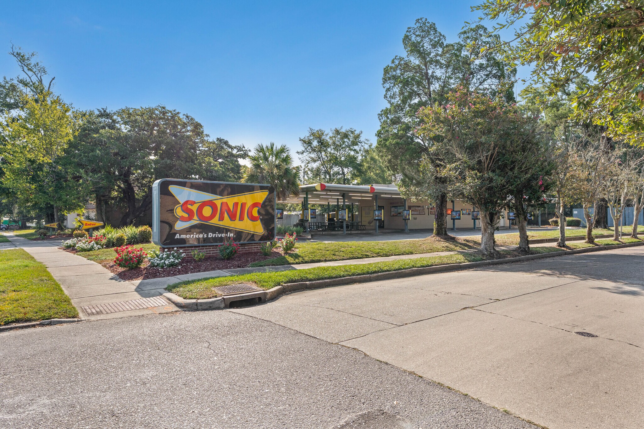 1461 Spring Hill Ave, Mobile, AL for lease Building Photo- Image 1 of 15