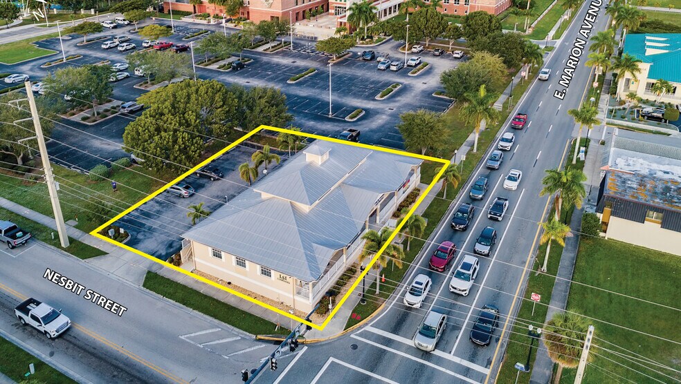 122 Nesbit St, Punta Gorda, FL à louer - Photo du bâtiment - Image 3 de 18