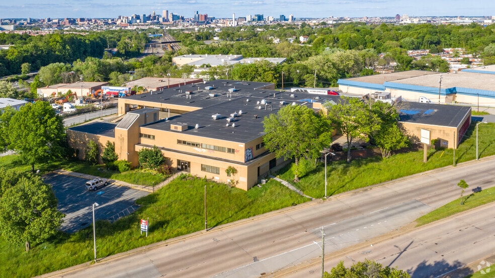 2700 W Patapsco Ave, Baltimore, MD à louer - Photo du bâtiment - Image 1 de 2