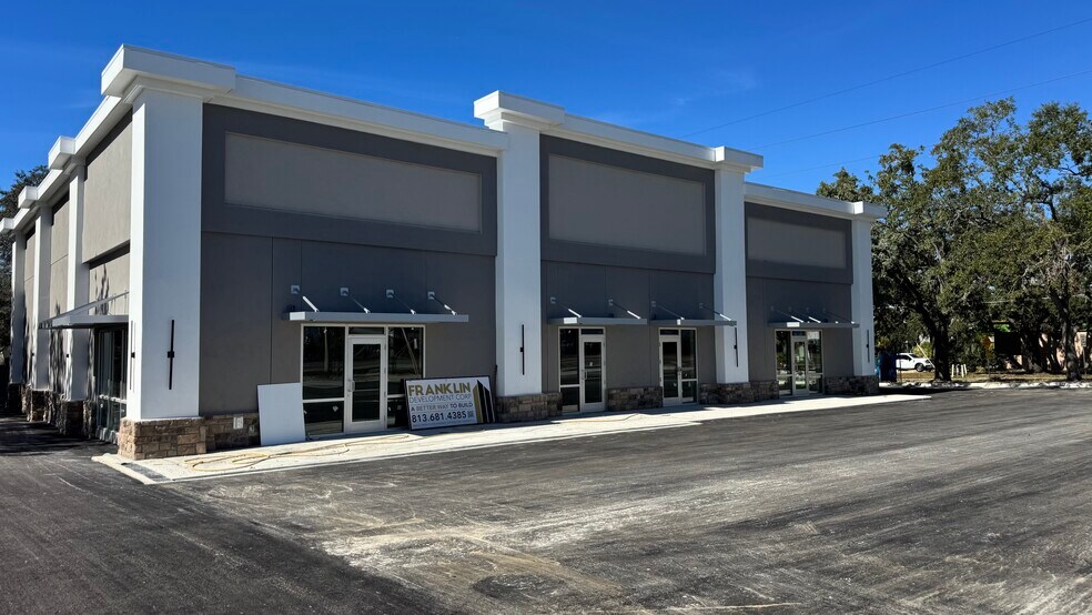 11210 N 30th St, Tampa, FL à louer - Photo du bâtiment - Image 3 de 8
