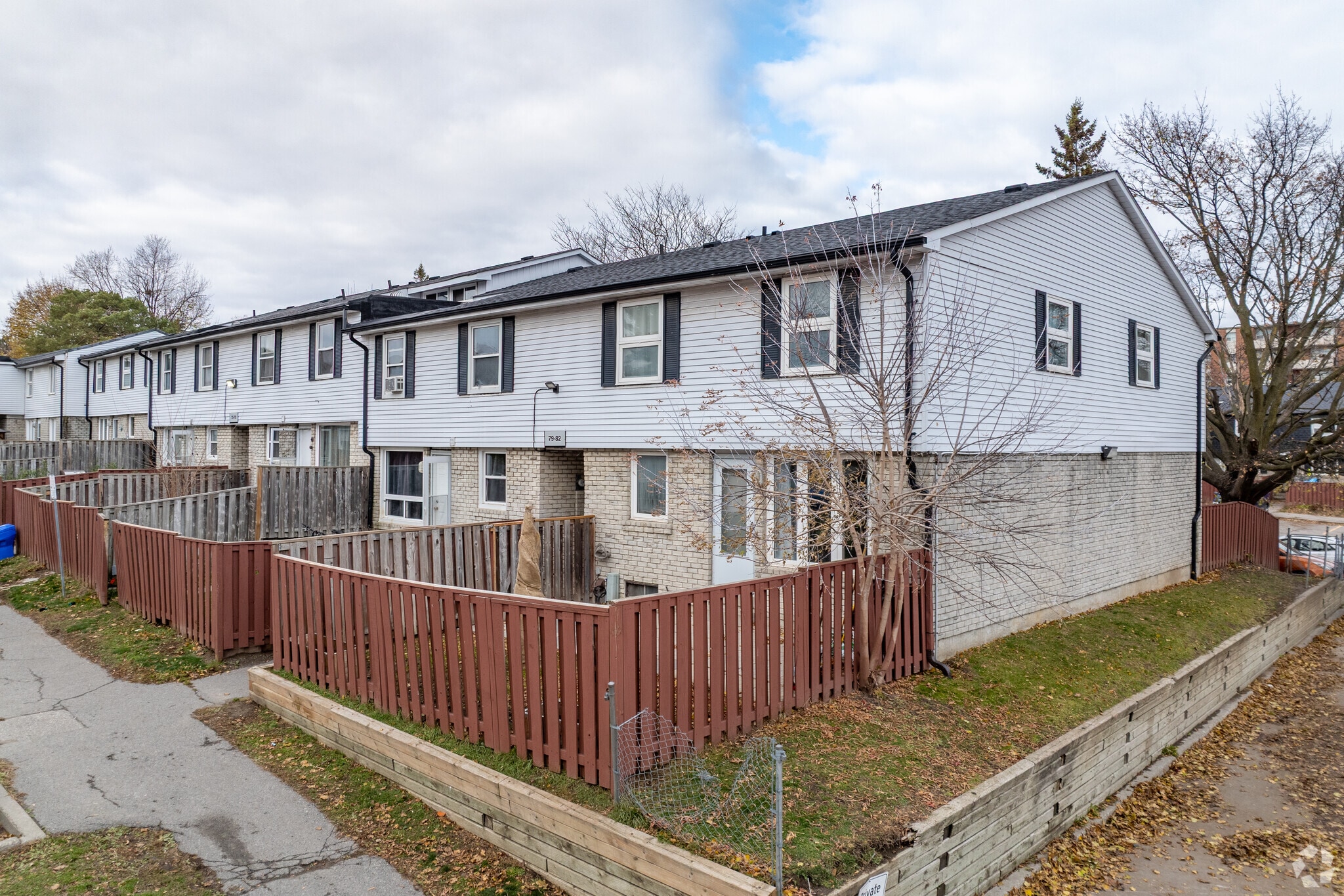 100 Rideau St, Oshawa, ON à vendre Photo principale- Image 1 de 19
