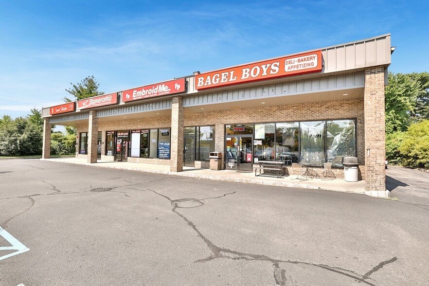 27 N Middletown Rd, Nanuet, NY à louer - Photo du bâtiment - Image 2 de 32