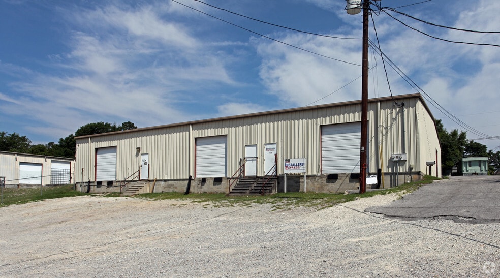 7224 Middle St, Columbia, SC for lease - Primary Photo - Image 1 of 7