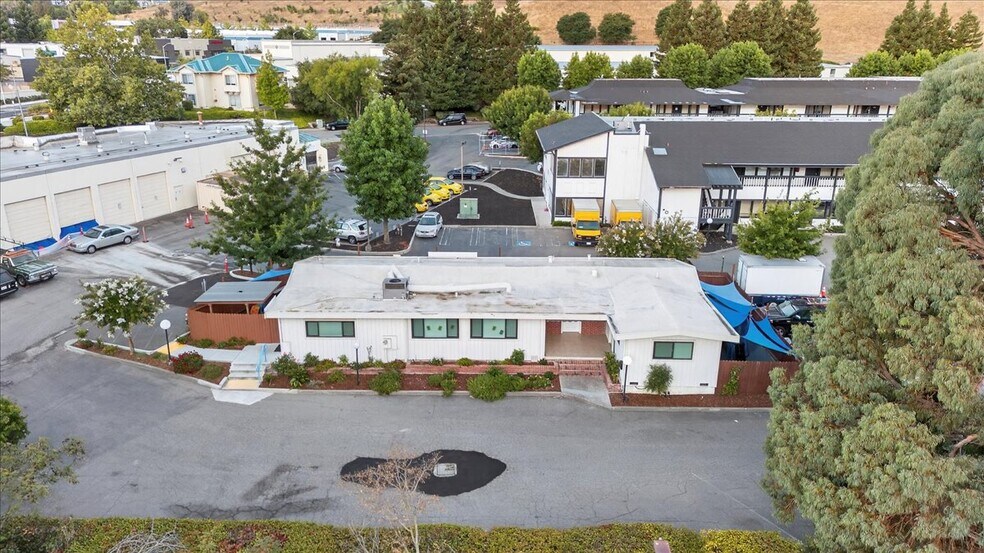 2120 Omega Rd, San Ramon, CA à vendre - Photo du bâtiment - Image 2 de 37