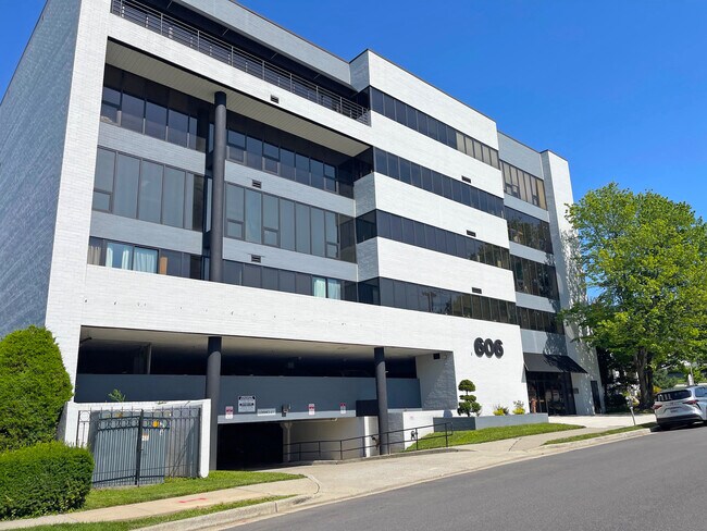 More details for 606 Baltimore Ave, Towson, MD - Office for Sale