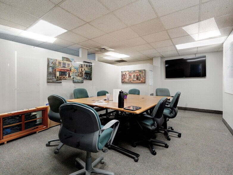 409 New State Rd, Manchester, CT à louer - Photo du bâtiment - Image 3 de 9