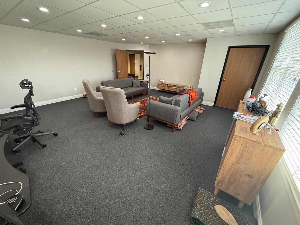 271 US Highway 46, Fairfield, NJ 07004 - Unité H210-211 - - Photo intérieure - Image 2 of 10