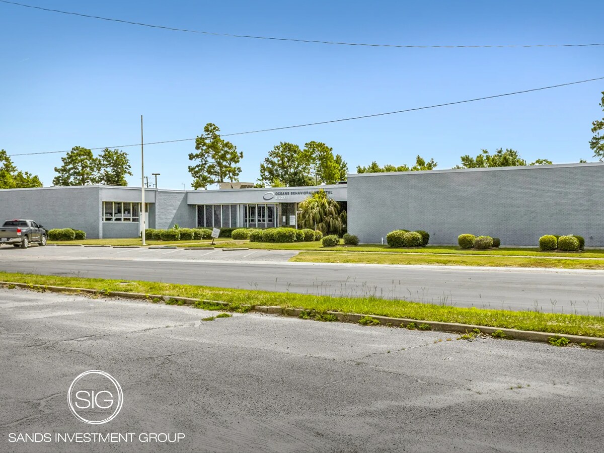 152 Gateway Dr, Biloxi, MS à vendre Photo du bâtiment- Image 1 de 5