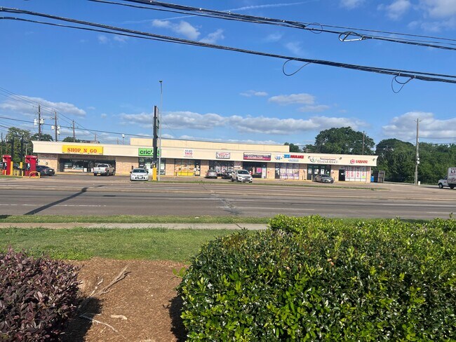 Plus de détails pour 5788 Bingle Rd, Houston, TX - Commerce de détail à louer