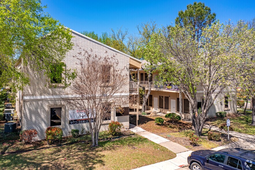 2307 Oak Ln, Grand Prairie, TX à vendre - Photo principale - Image 1 de 1