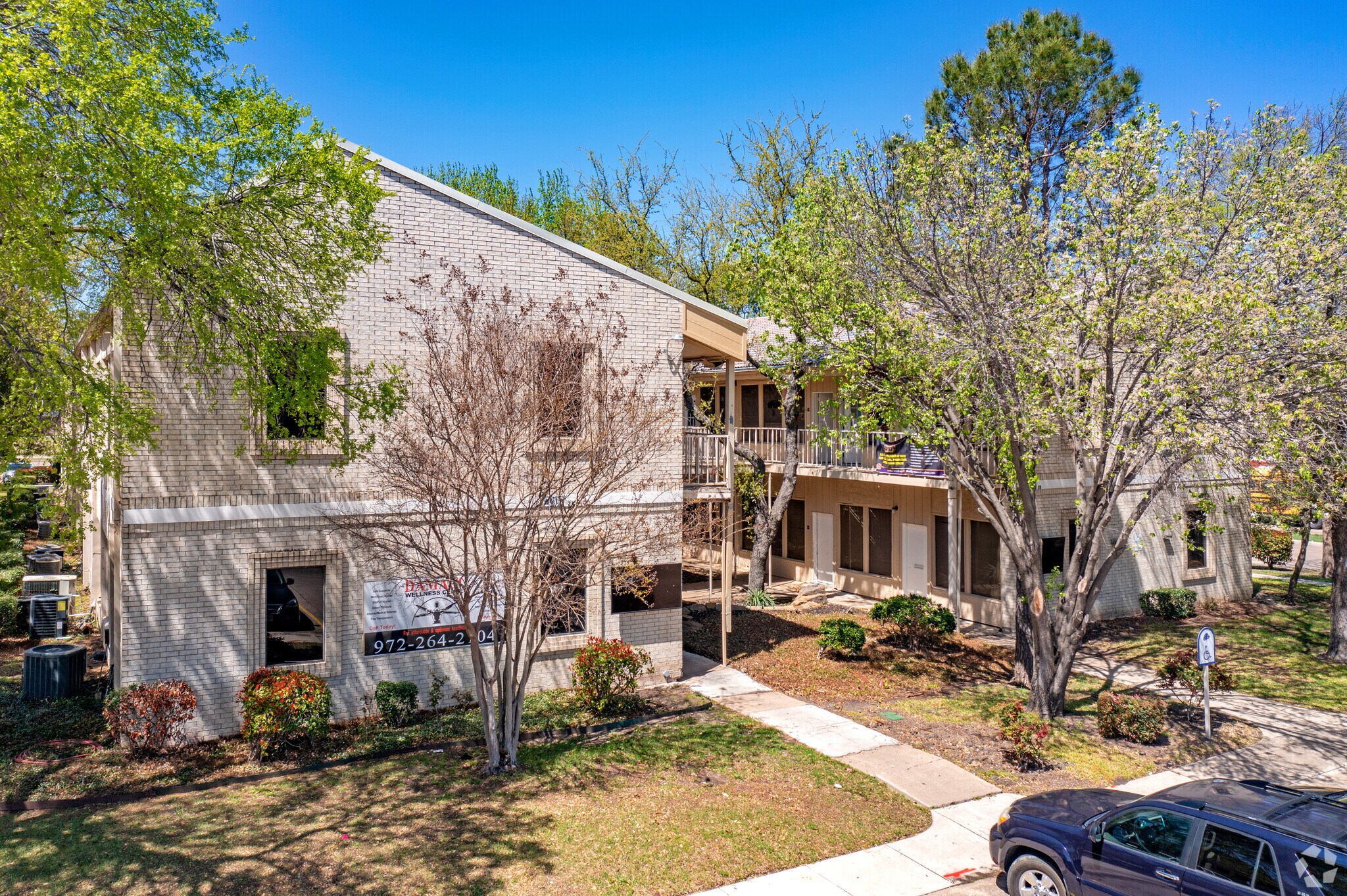 2307 Oak Ln, Grand Prairie, TX for sale Primary Photo- Image 1 of 1