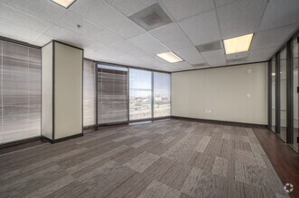 333 N Sam Houston Pky E, Houston, TX à louer Photo intérieure- Image 1 de 7