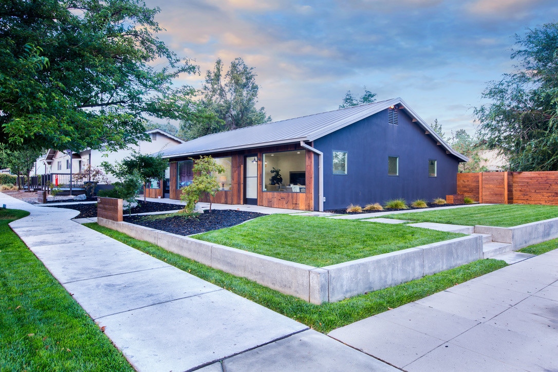 303 S Robinson St, Tehachapi, CA for lease Primary Photo- Image 1 of 12