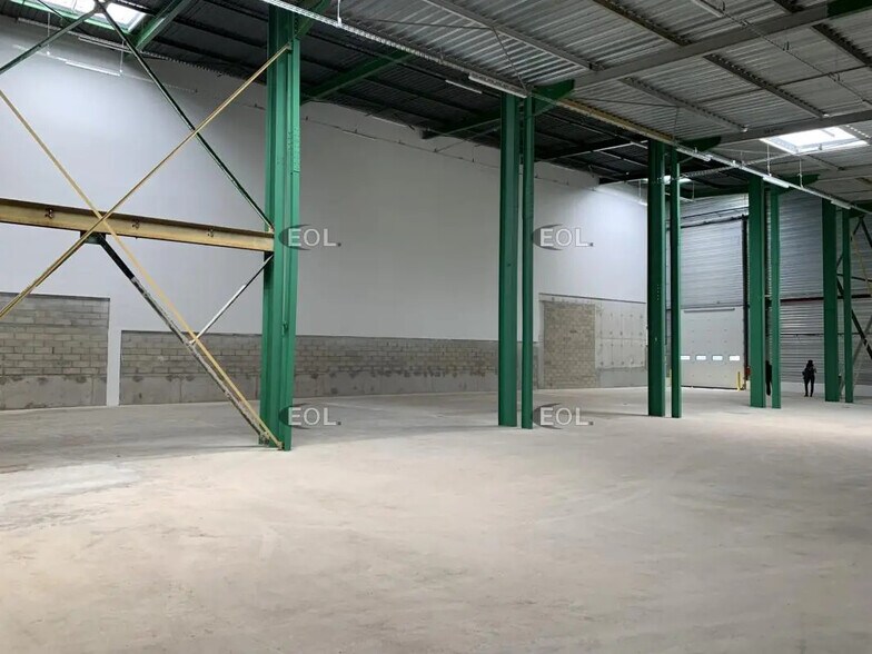 Industrial in Villeneuve-la-Garenne for lease - Building Photo - Image 3 of 20
