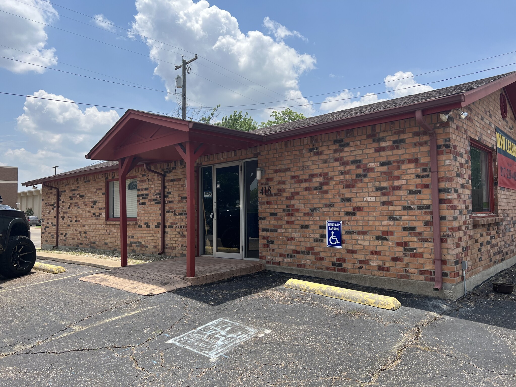 418 W Chambers St, Cleburne, TX for sale Building Photo- Image 1 of 11