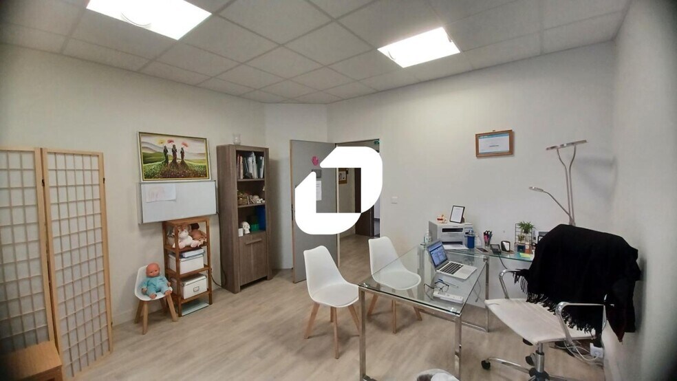 Office in Serris for sale - Building Photo - Image 3 of 8
