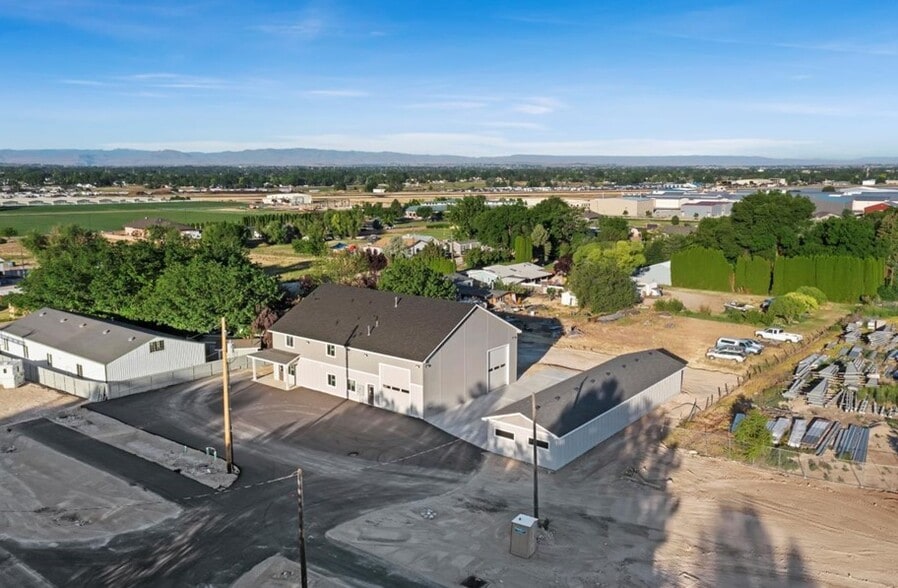 225 N Happy Valley Rd, Nampa, ID à louer - Photo du bâtiment - Image 3 de 32
