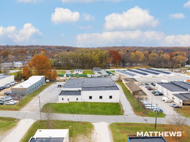 399 Commerce St, Tallmadge, OH à vendre - Photo du bâtiment - Image 2 de 3
