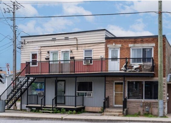 1025-1033 Ch Du Coteau-Rouge, Longueuil, QC for sale Primary Photo- Image 1 of 1