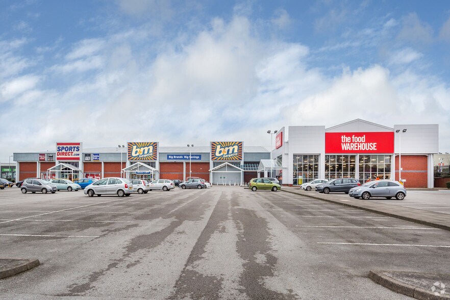 New Century St, Stoke On Trent à louer - Photo du bâtiment - Image 2 de 2