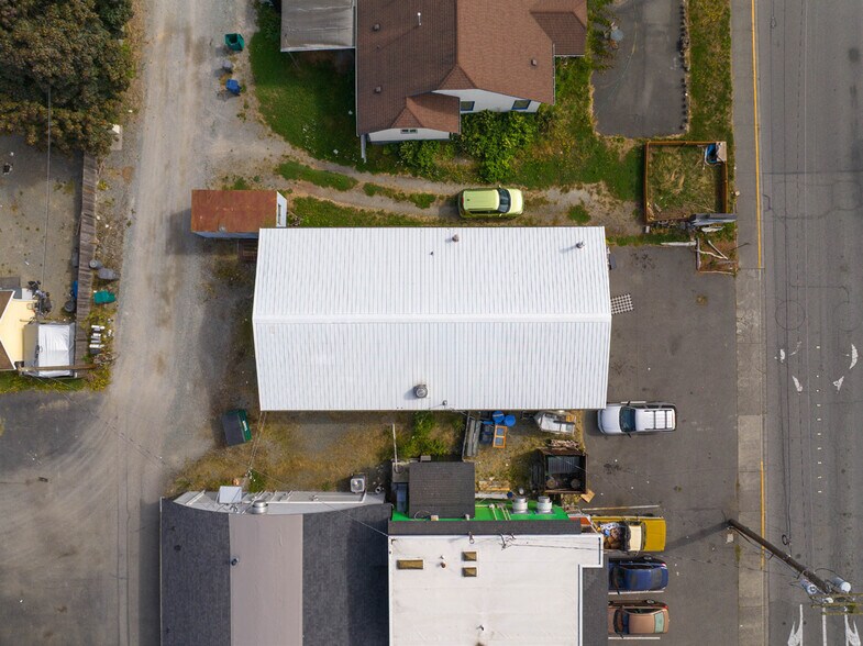 121 E Rio Vista Ave, Burlington, WA for lease - Building Photo - Image 2 of 3