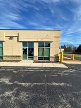 8207 22nd Ave, Kenosha, WI for lease Building Photo- Image 2 of 5