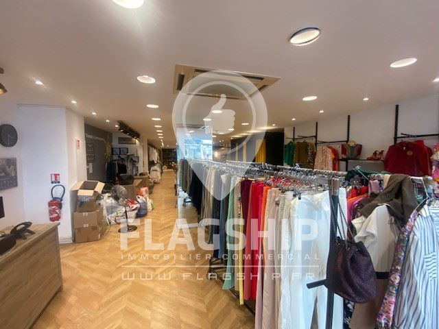 Retail in Paris for lease - Interior Photo - Image 1 of 9