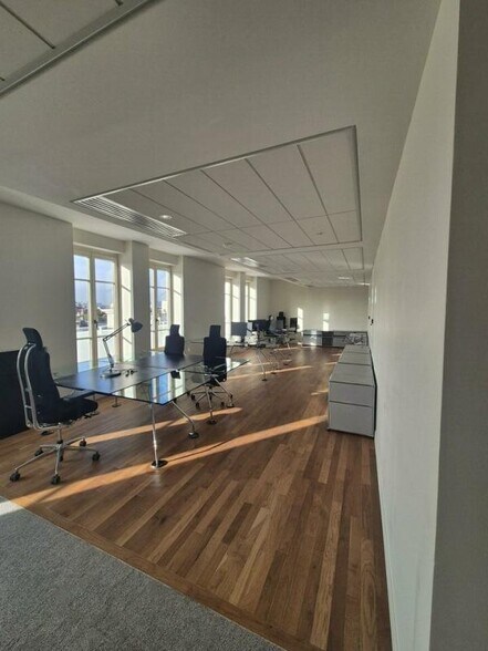 Bureau dans Lyon à louer - Photo du bâtiment - Image 3 de 12