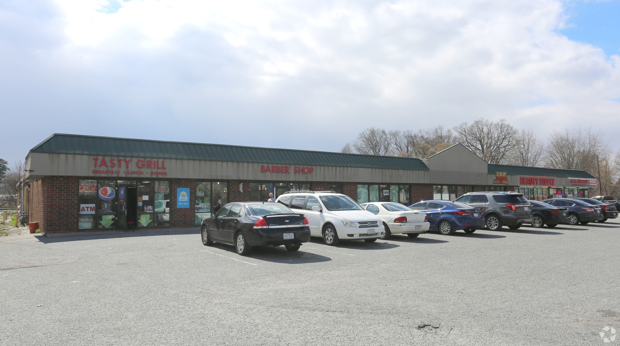 1500 E Market St, Greensboro, NC for lease Primary Photo- Image 1 of 2