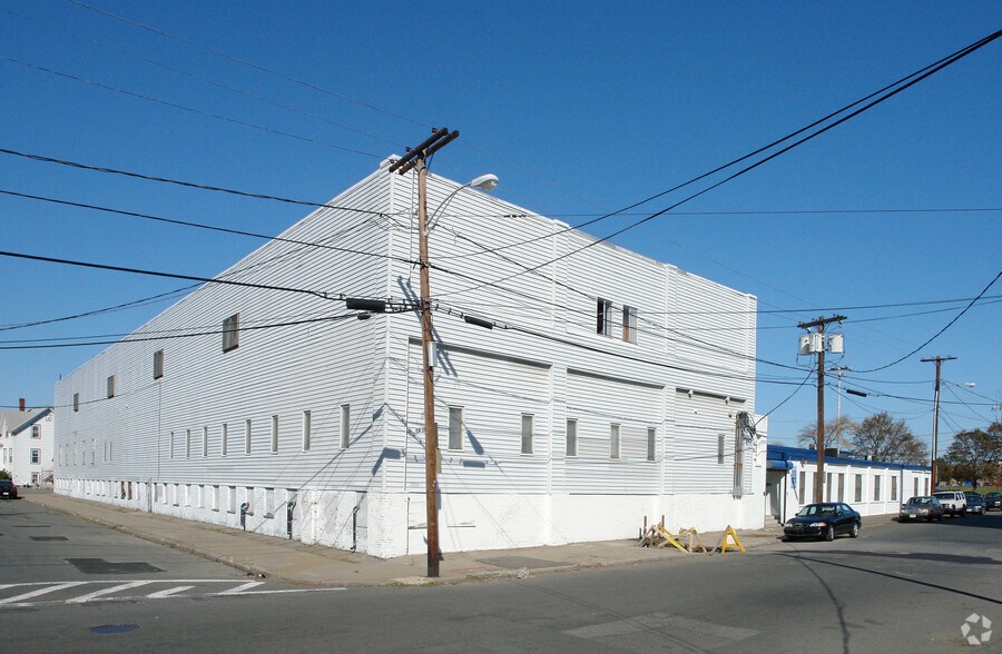19 Bennett St, Lynn, MA à vendre - Photo du bâtiment - Image 2 de 6