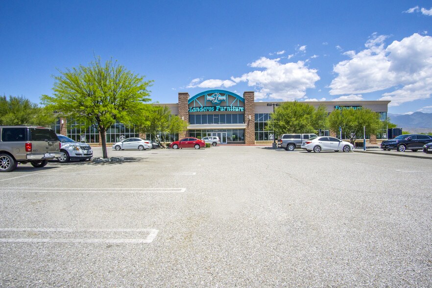 1484 E Second St, Beaumont, CA à louer - Photo du bâtiment - Image 3 de 10