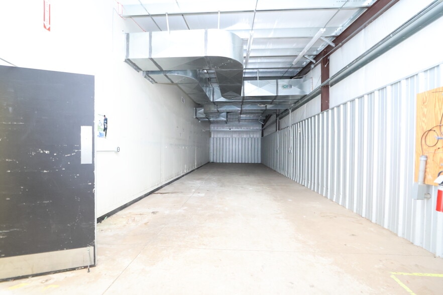 215 Sandusky St, Plymouth, OH for lease - Building Photo - Image 2 of 17