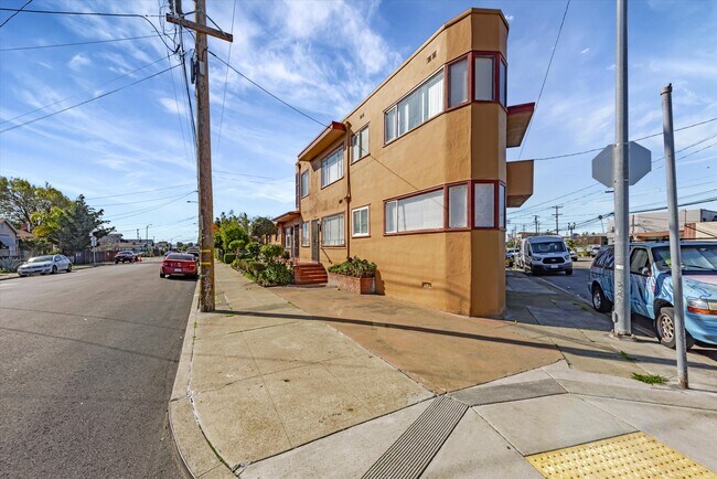 Plus de détails pour 6033 Foothill Blvd, Oakland, CA - Multi-résidentiel à vendre