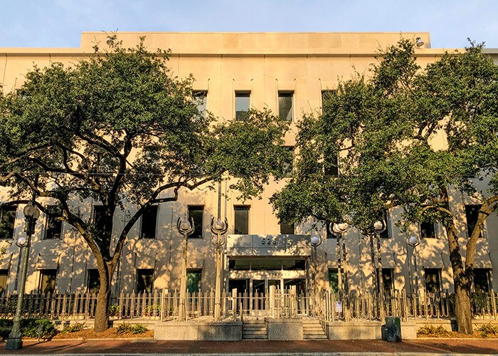 525 St. Charles Ave, New Orleans, LA for lease - Building Photo - Image 2 of 6