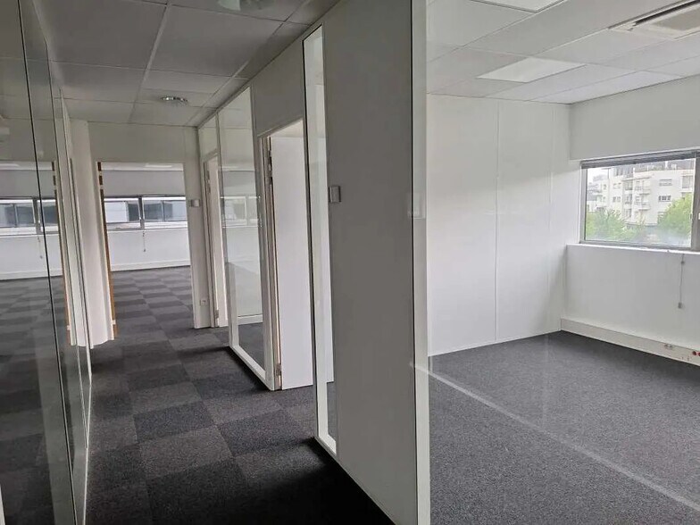Office in Bruges for lease - Interior Photo - Image 3 of 8