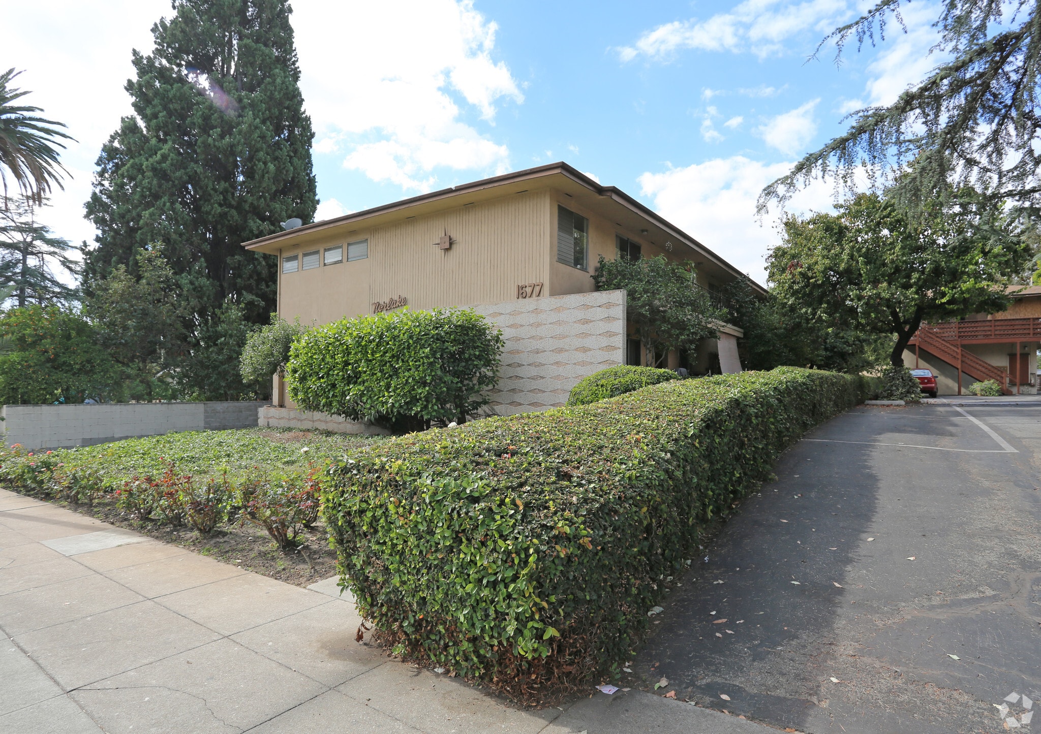 1677 N Lake Ave, Pasadena, CA for sale Primary Photo- Image 1 of 3