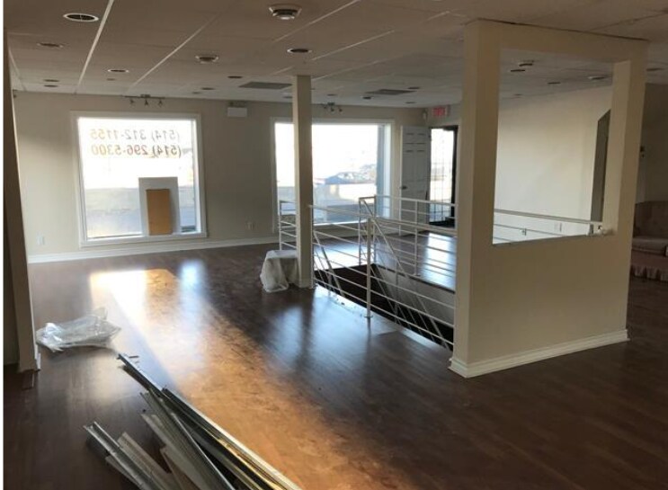 8475 Boul Décarie, Mont-Royal, QC for lease - Interior Photo - Image 2 of 3