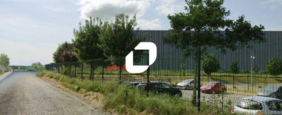 Industrial in Nanteuil-le-Haudouin for lease - Building Photo - Image 2 of 2