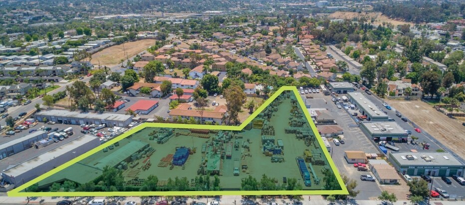 460 Olive Ave, Vista, CA for lease Primary Photo- Image 1 of 17