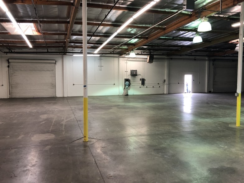 10096 6th St, Rancho Cucamonga, CA à louer - Photo du bâtiment - Image 3 de 4