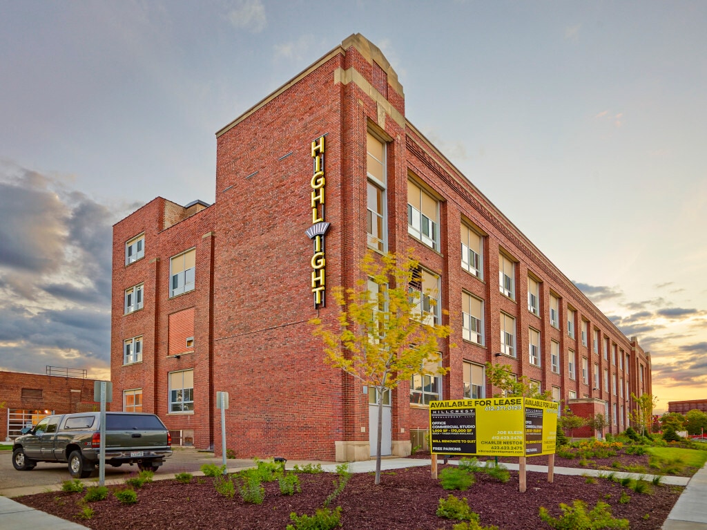 807 Broadway St NE, Minneapolis, MN for lease Building Photo- Image 1 of 25