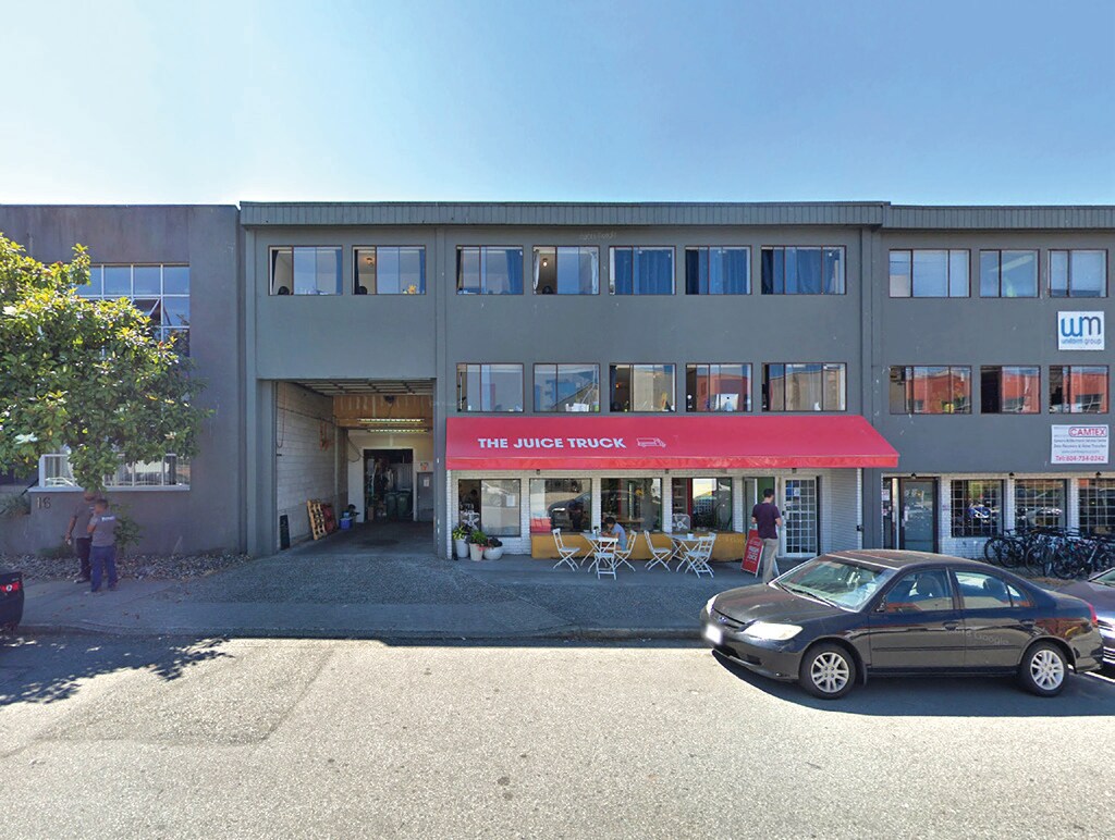 28-32 W 5th Ave, Vancouver, BC à louer Photo du bâtiment- Image 1 de 6
