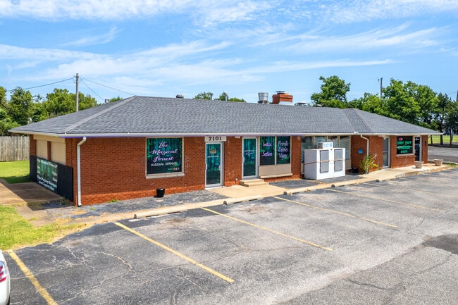 Plus de détails pour 7101 E Reno Ave, Oklahoma City, OK - Commerce de détail à vendre