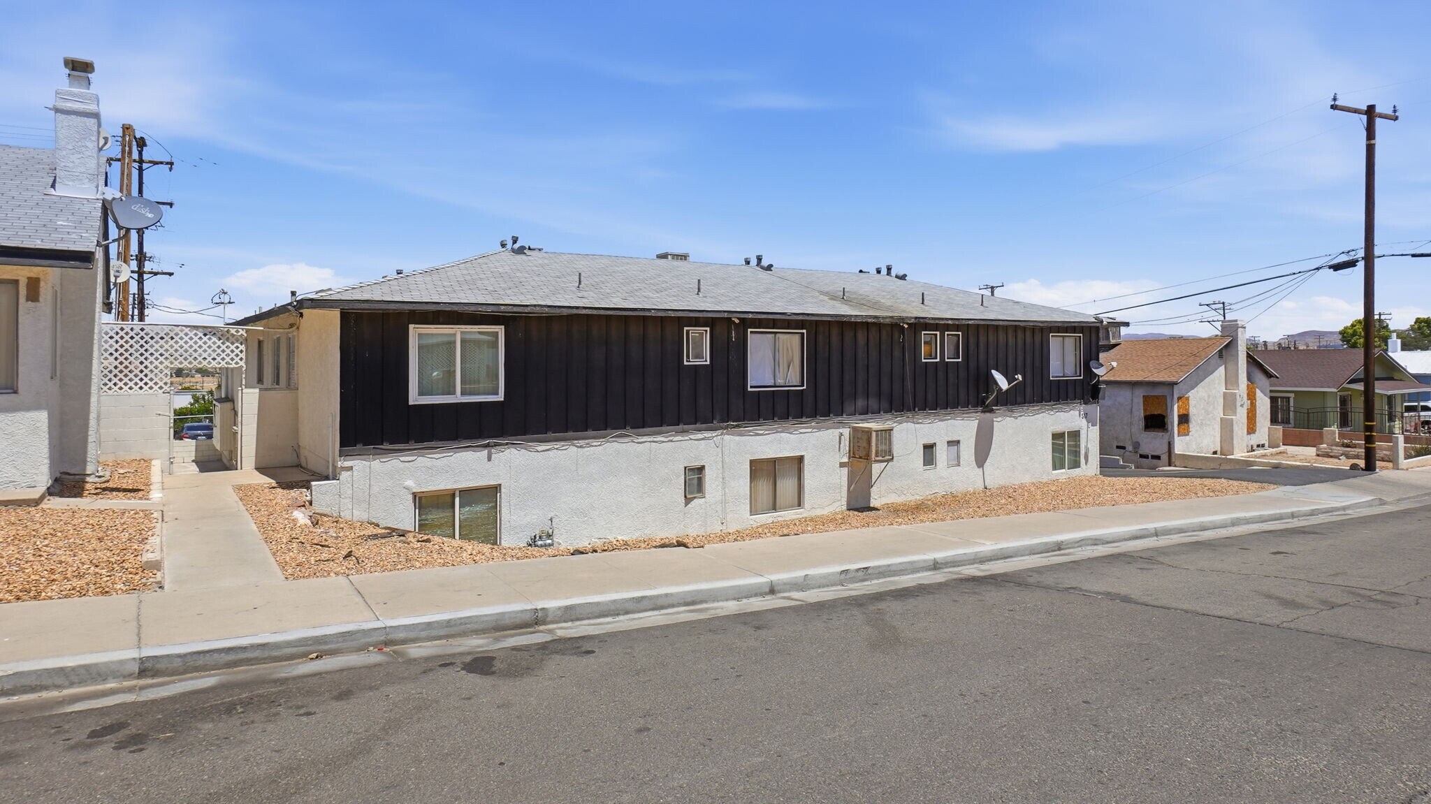 511-517 E Fredricks St, Barstow, CA à vendre Photo du bâtiment- Image 1 de 32
