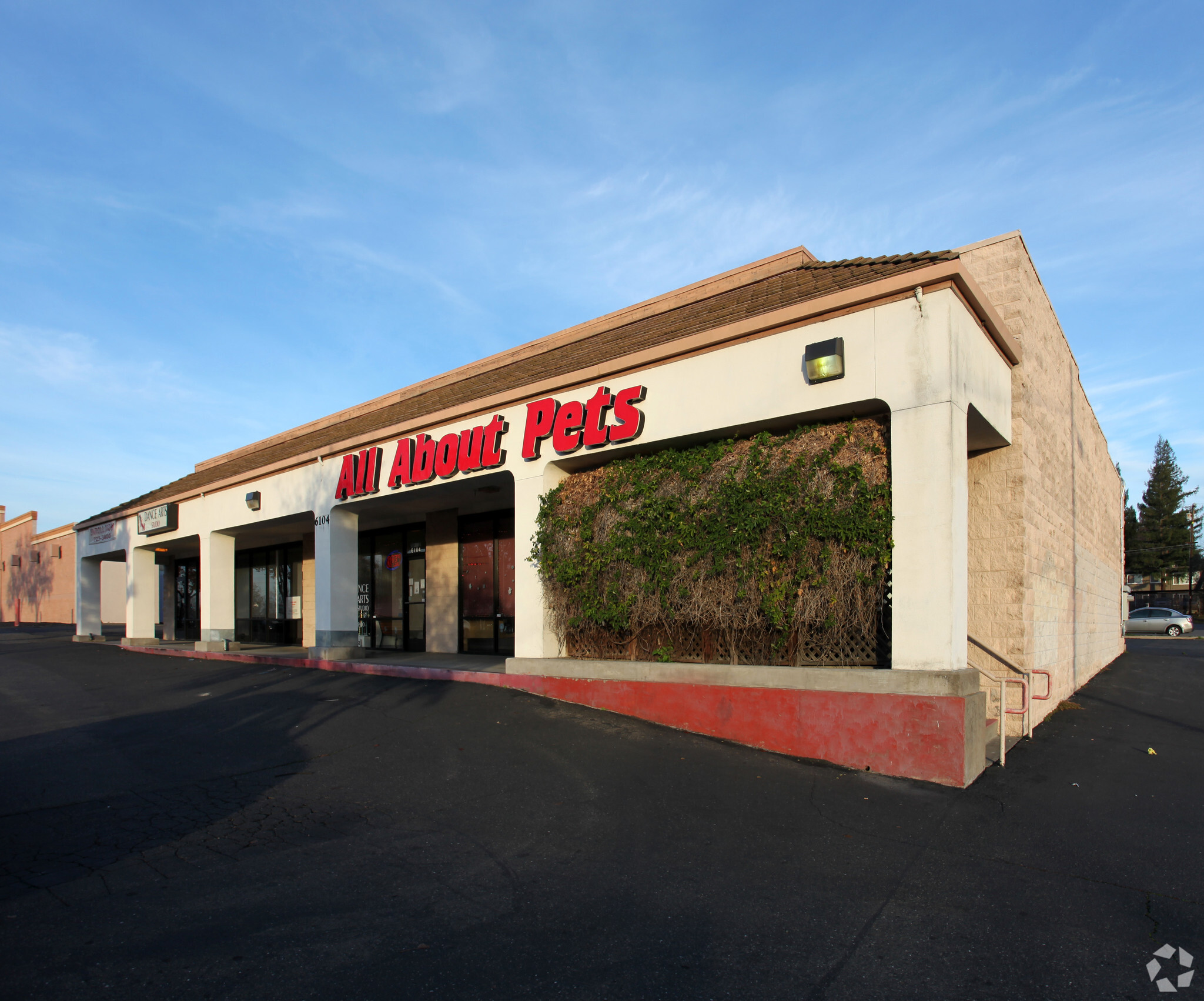 6104 San Juan Ave, Citrus Heights, CA for lease Building Photo- Image 1 of 15